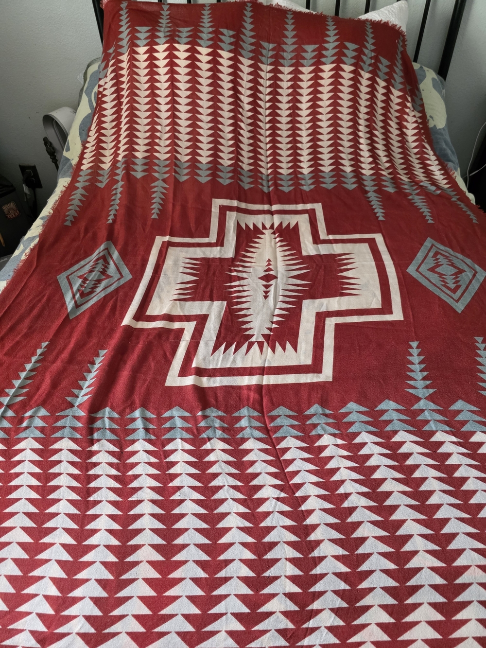 Pendleton Brick Red Southwestern Geometric Throw with Tan and  Geen Accents